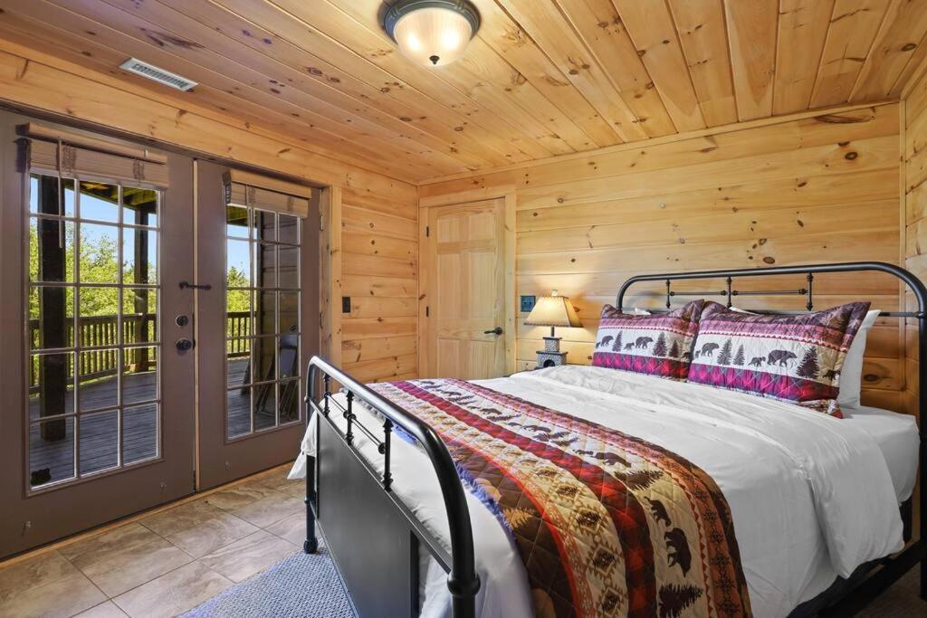 Sky High Lodge By Bk Stays. Large Cabin. Amazing Views. Game Room. Jacuzzi. Six Bedrooms. Sleeps 12 Blue Ridge Εξωτερικό φωτογραφία