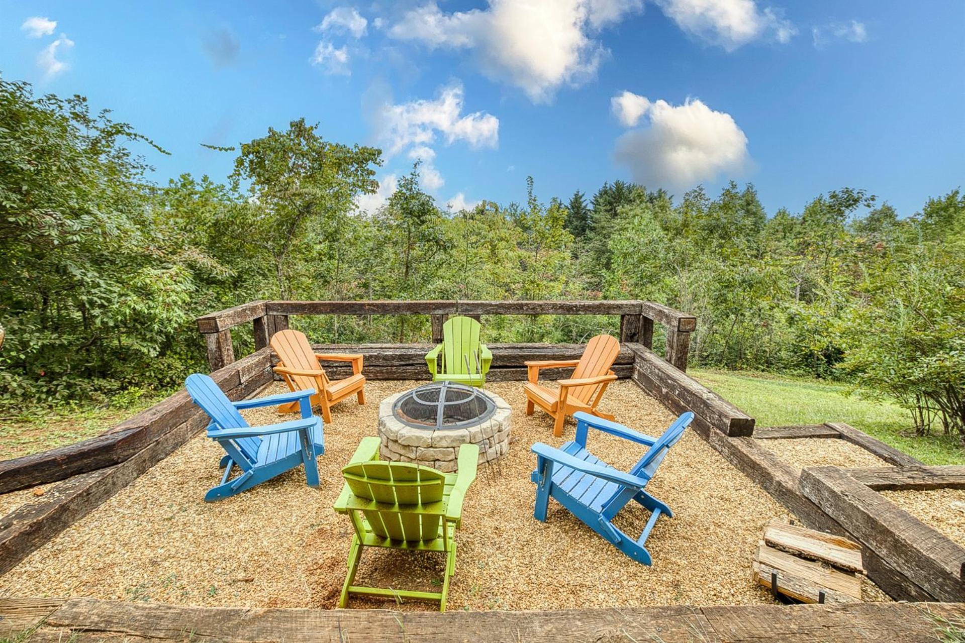 Sky High Lodge By Bk Stays. Large Cabin. Amazing Views. Game Room. Jacuzzi. Six Bedrooms. Sleeps 12 Blue Ridge Εξωτερικό φωτογραφία