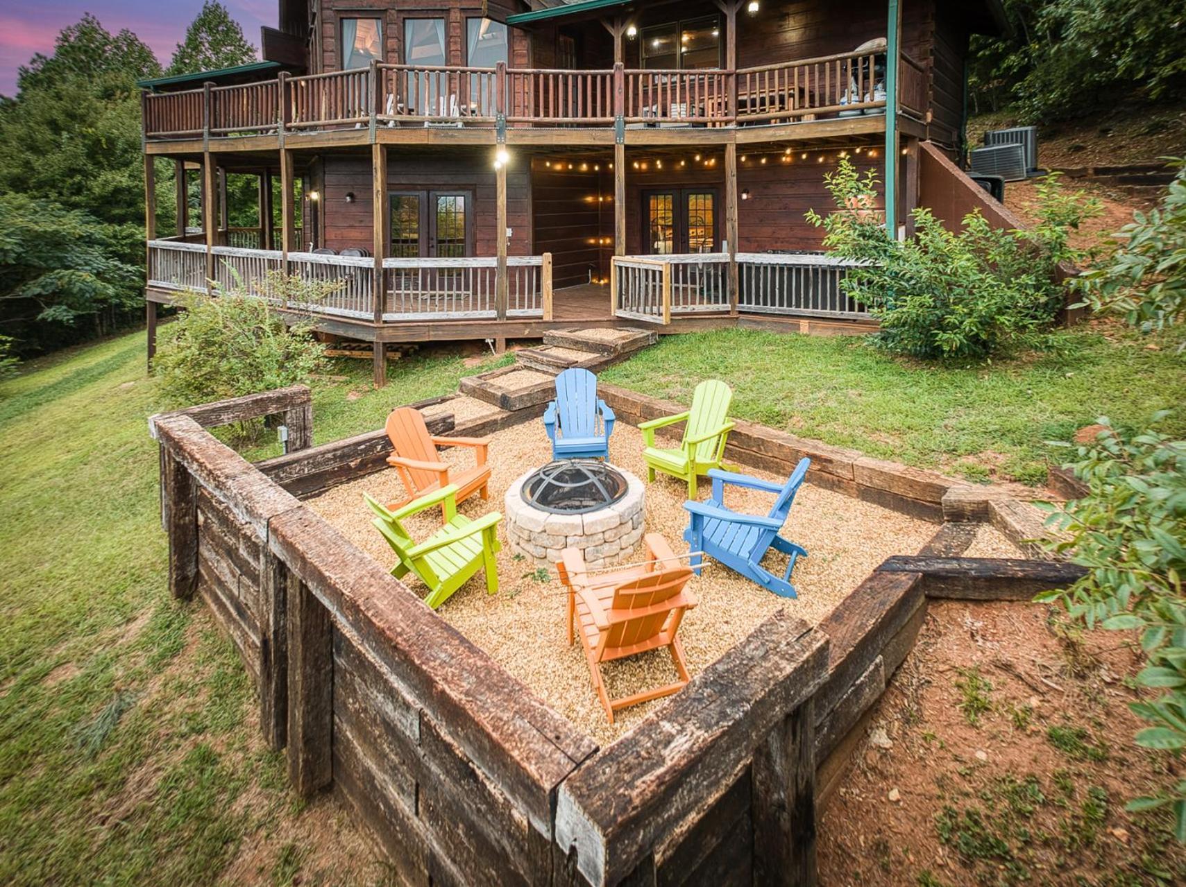 Sky High Lodge By Bk Stays. Large Cabin. Amazing Views. Game Room. Jacuzzi. Six Bedrooms. Sleeps 12 Blue Ridge Εξωτερικό φωτογραφία