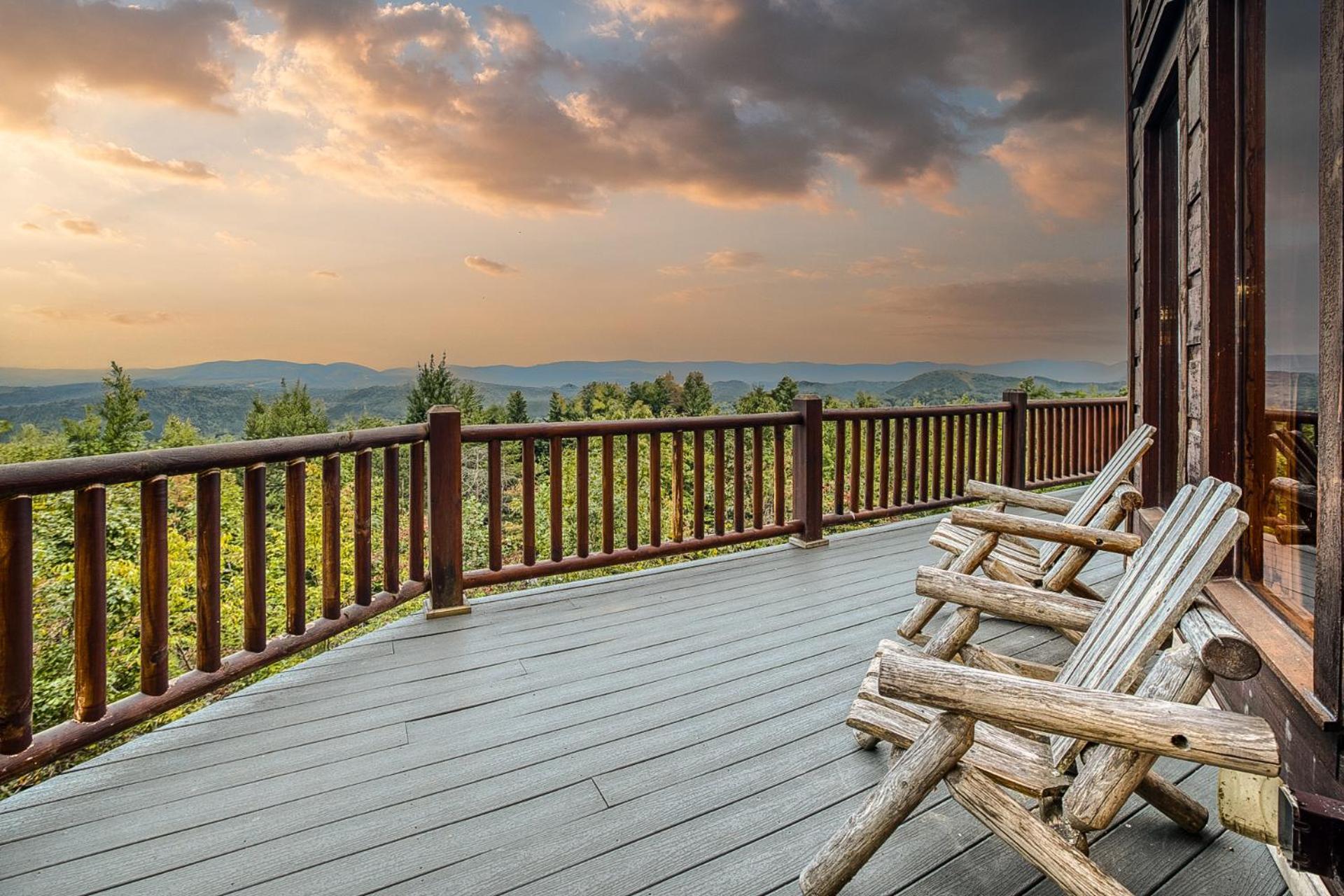 Sky High Lodge By Bk Stays. Large Cabin. Amazing Views. Game Room. Jacuzzi. Six Bedrooms. Sleeps 12 Blue Ridge Εξωτερικό φωτογραφία