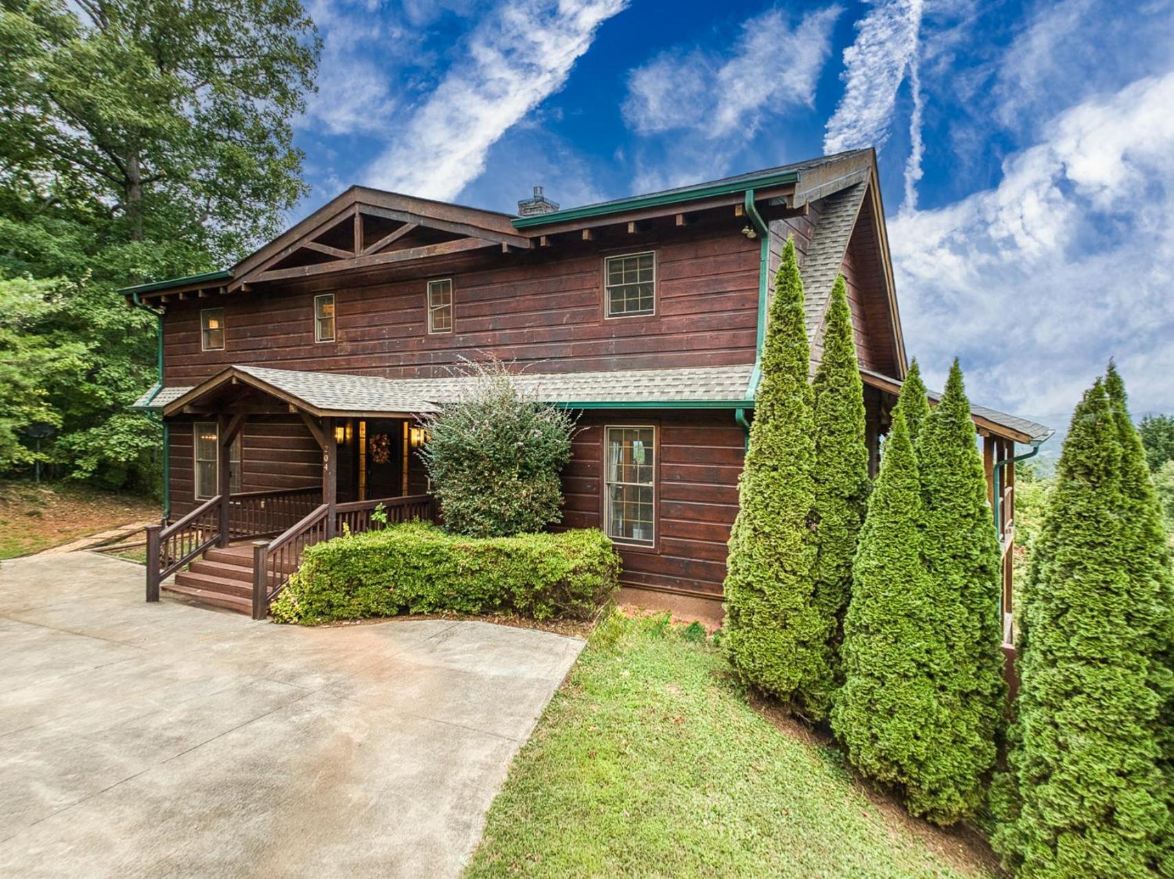 Sky High Lodge By Bk Stays. Large Cabin. Amazing Views. Game Room. Jacuzzi. Six Bedrooms. Sleeps 12 Blue Ridge Εξωτερικό φωτογραφία